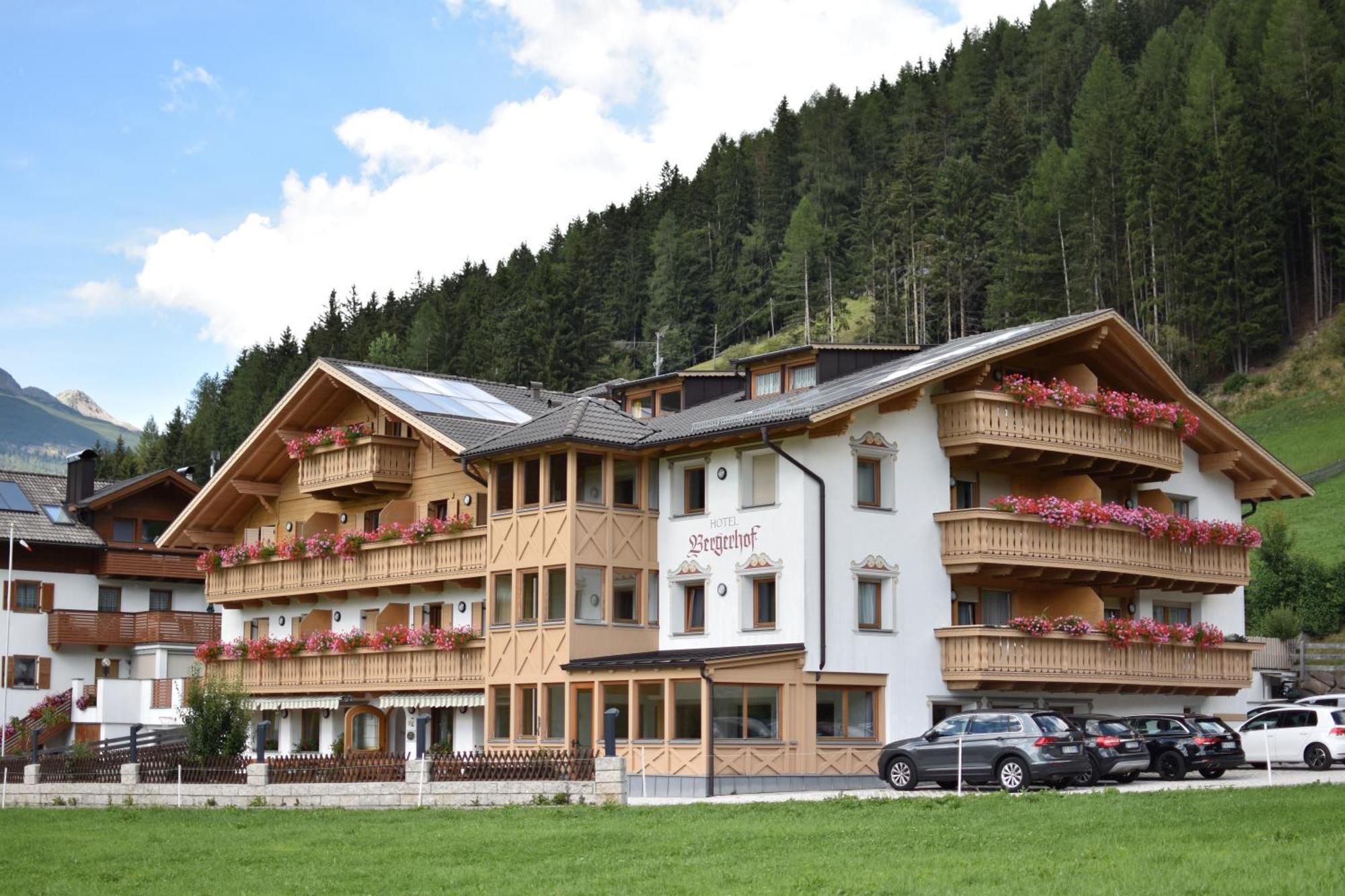 Almhotel Bergerhof Sarentino Экстерьер фото
